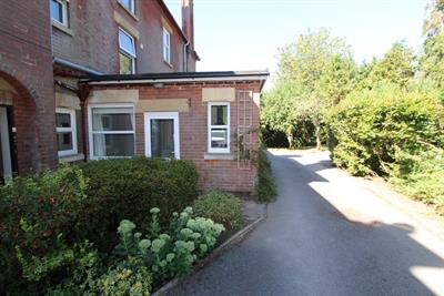 West Wing, Summerlands House image